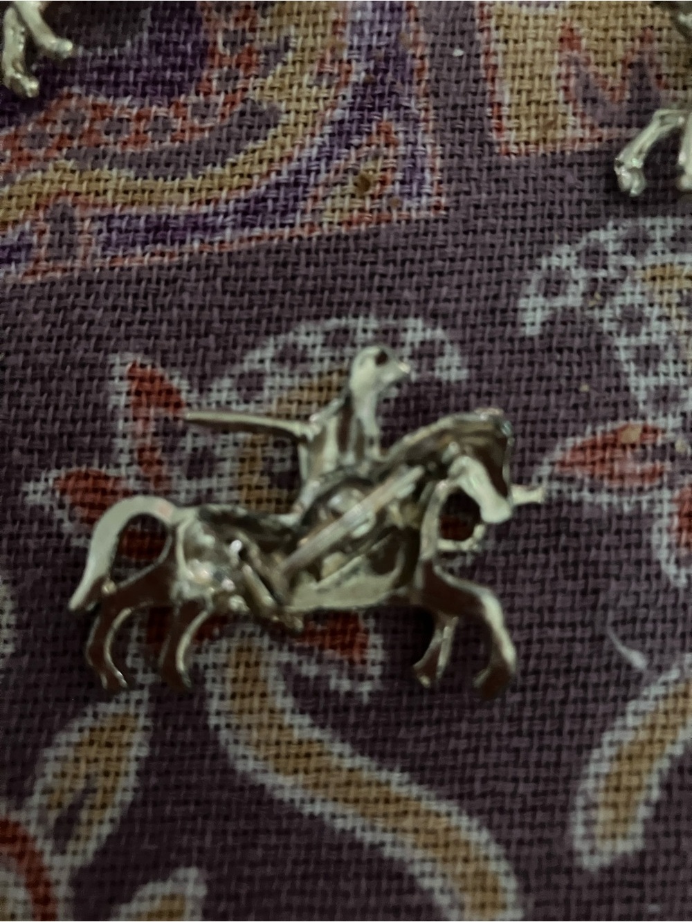 9 Medival Knight Jousting  on Horseback  Pins -  Lot of 9 - Picture 4 of 4